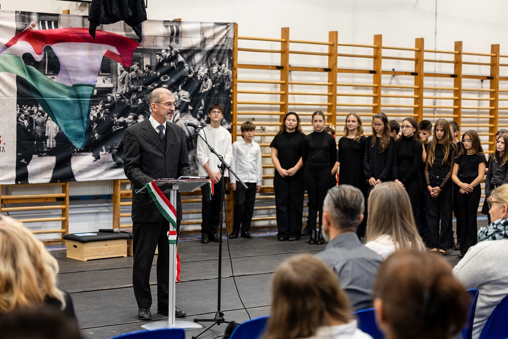 56_megeml�kez�s_2026